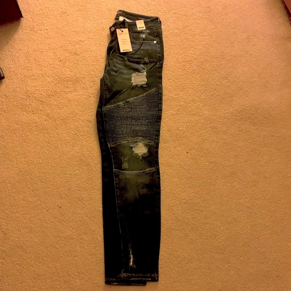 Judy Blue Mid Rise Distressed Jeans 9/29 Style JB8469